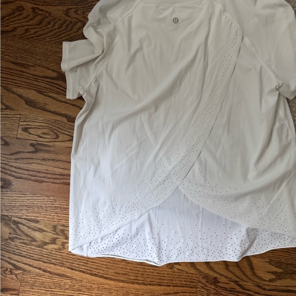 Lululemon Quick Pace Short Sleeve Top Sz. 8 - Picture 7 of 8